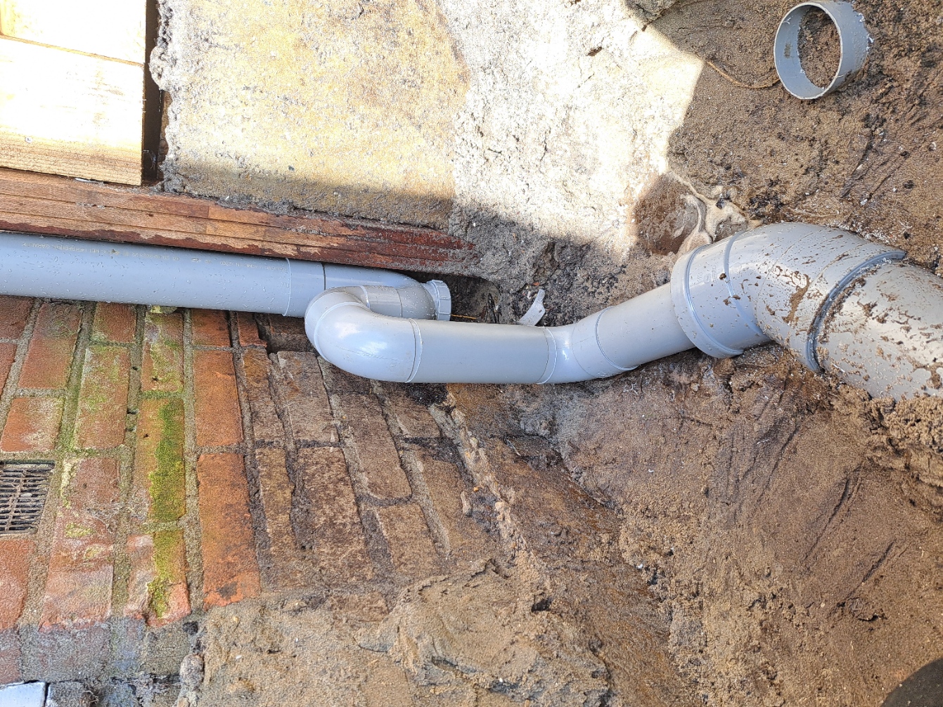 Hemelwatersifon geplaatst