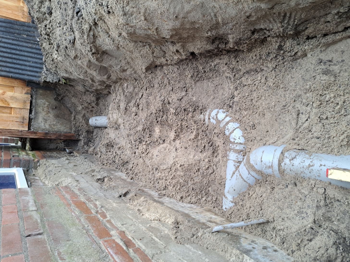 Nieuwe rioolaanleg in achtertuin