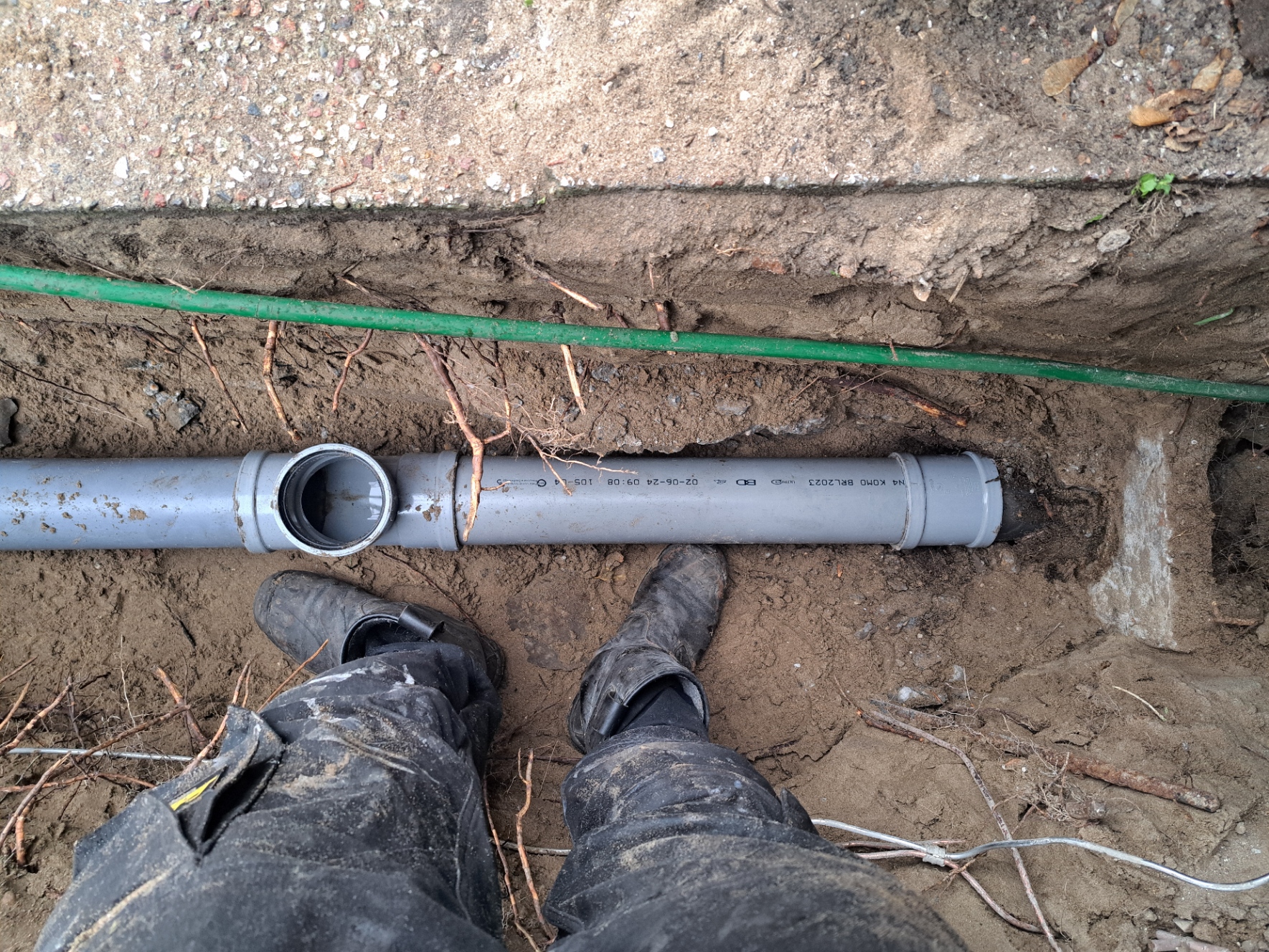 Ontstoppingstuk geplaatst in voortuin